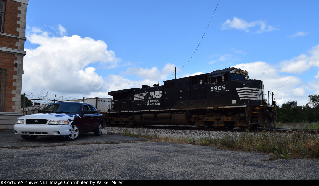 Hot Rod Ford & a Dash-9 Leading a RoadRailer